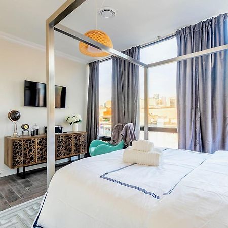 Modern Pet-Friendly Chinatown Apartment 多伦多 外观 照片
