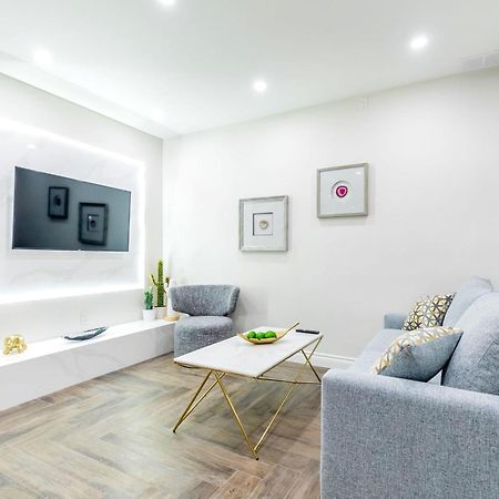 Modern Pet-Friendly Chinatown Apartment 多伦多 外观 照片