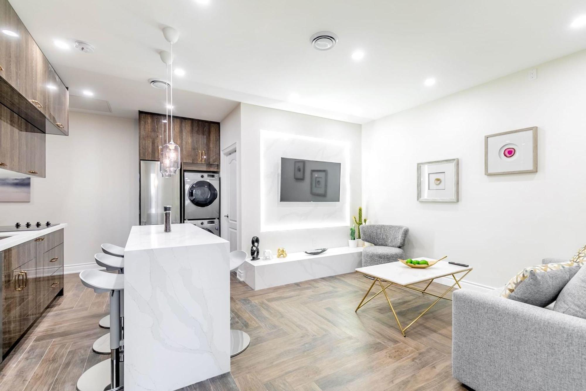 Modern Pet-Friendly Chinatown Apartment 多伦多 外观 照片