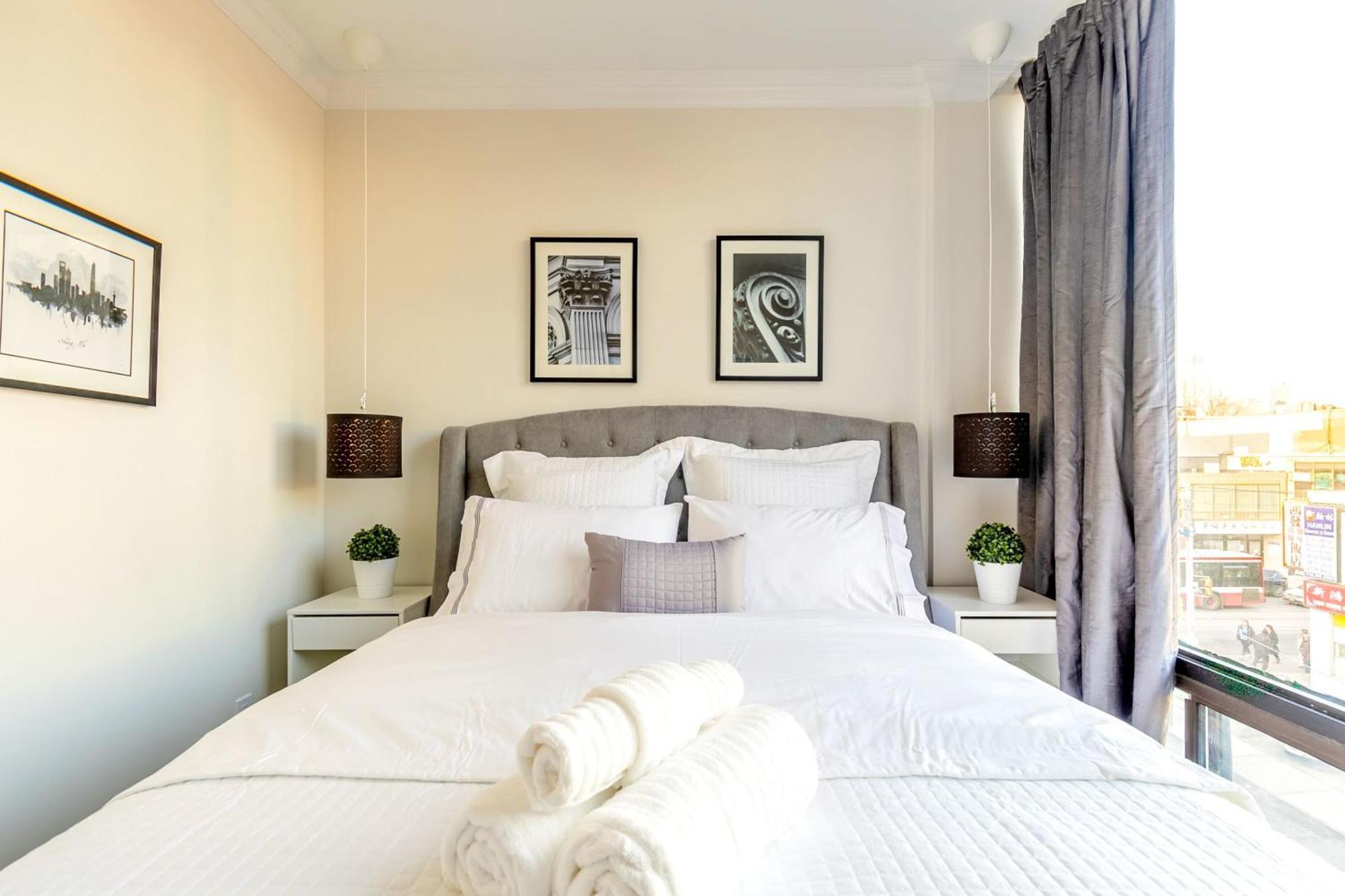 Modern Pet-Friendly Chinatown Apartment 多伦多 外观 照片