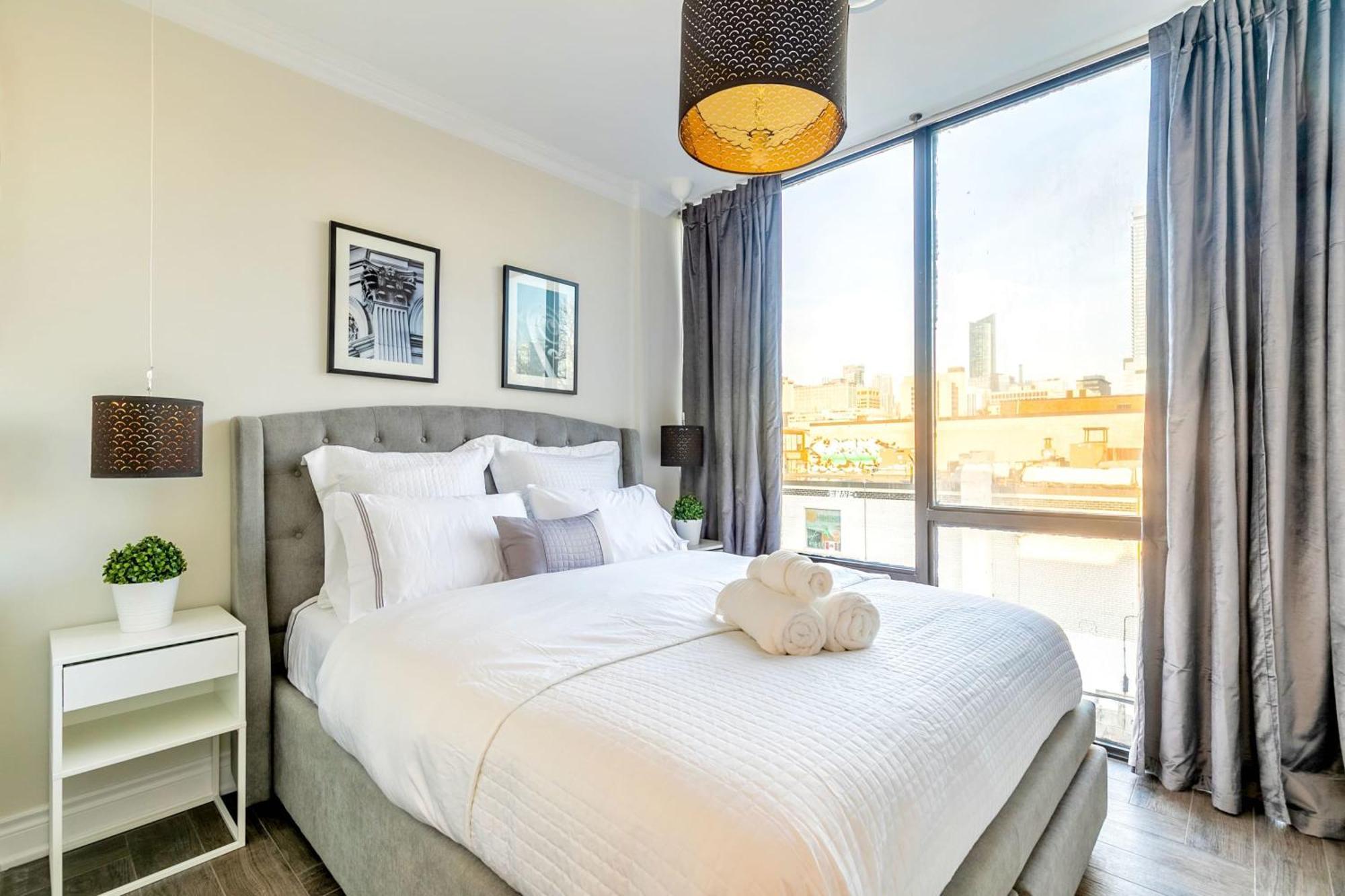 Modern Pet-Friendly Chinatown Apartment 多伦多 外观 照片