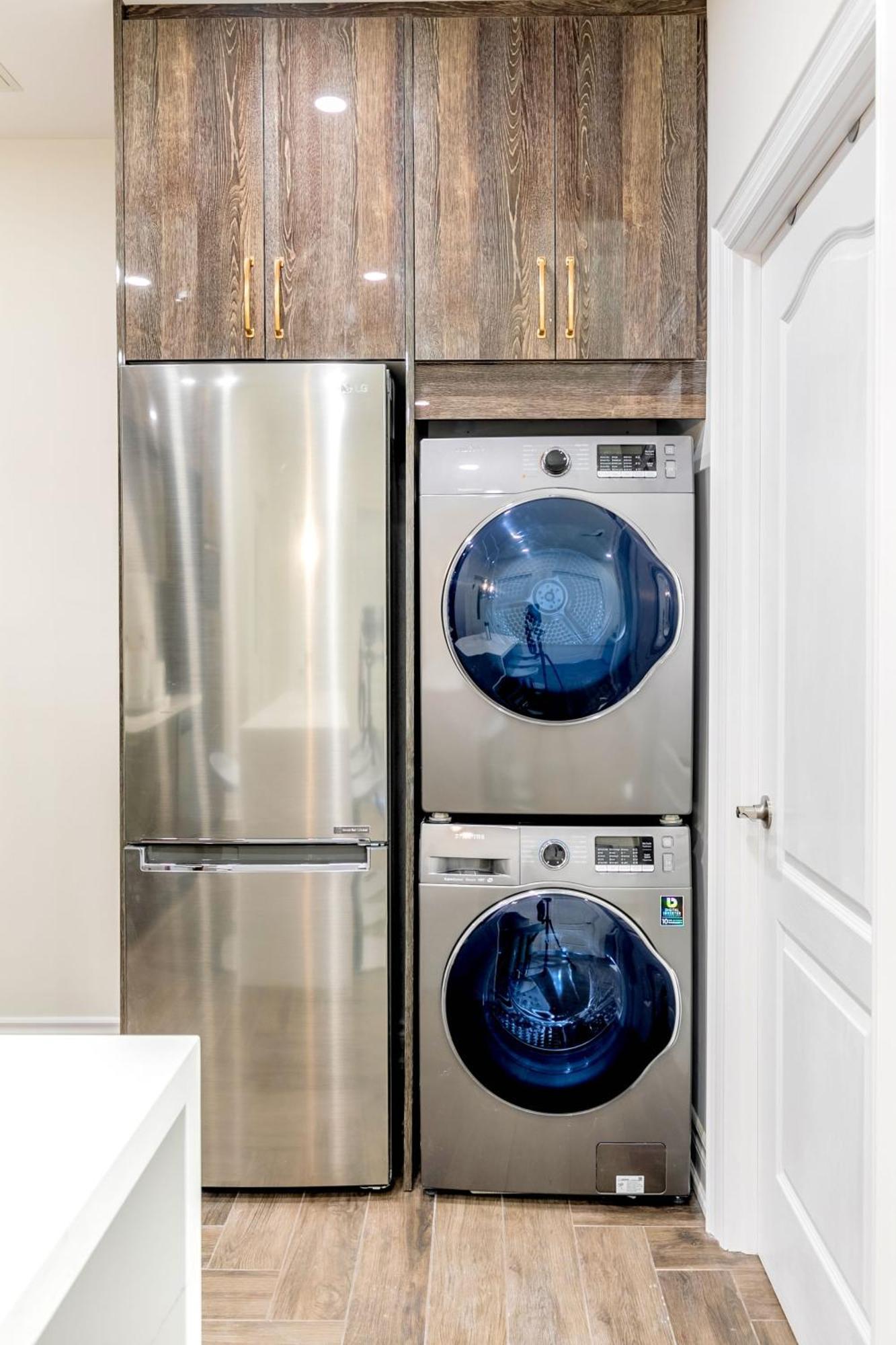 Modern Pet-Friendly Chinatown Apartment 多伦多 外观 照片